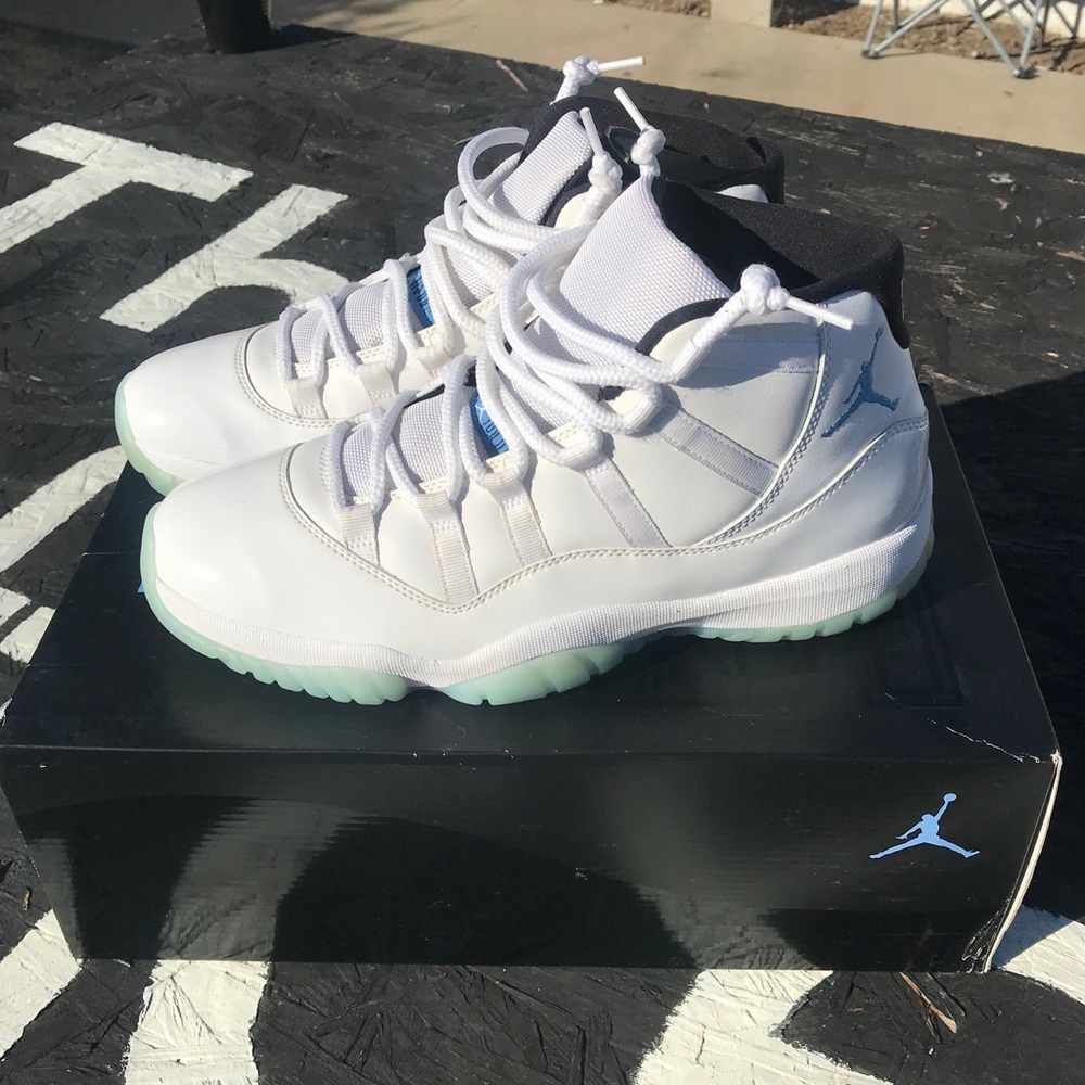 Jordan 11 Retro Legend Blue Size 10.5